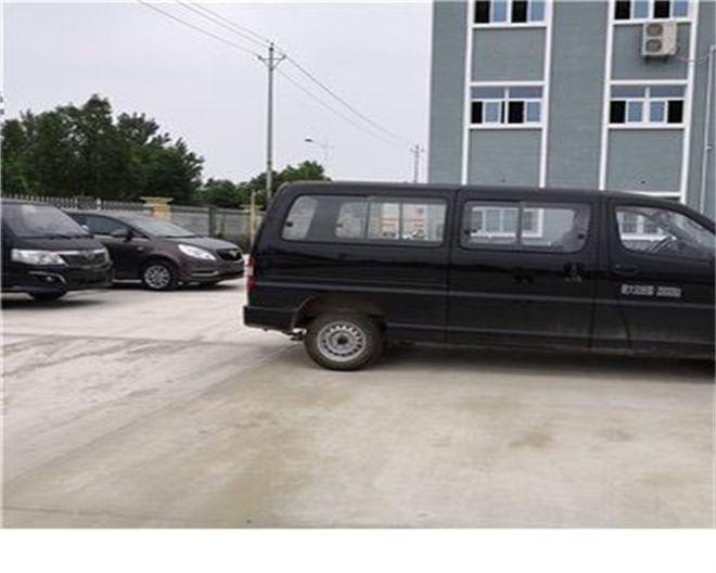 遗体运输车